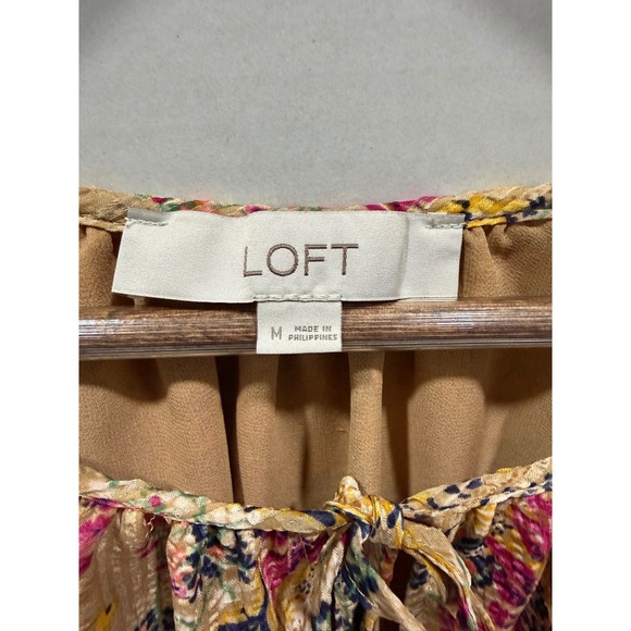 LOFT floral blouse – women's size Medium - Picture 4 of 5